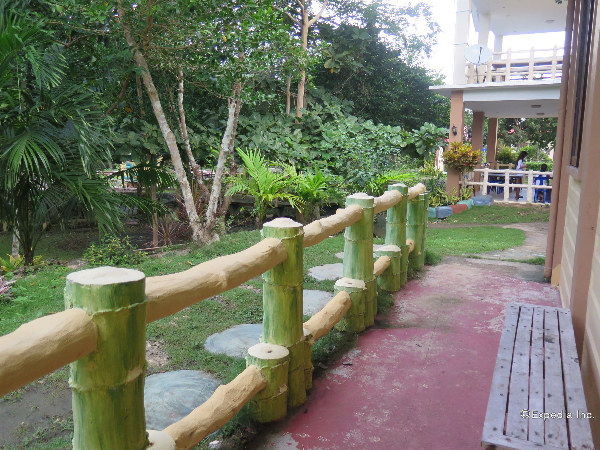 Alexis Cliff Dive Resort Panglao Exterior photo